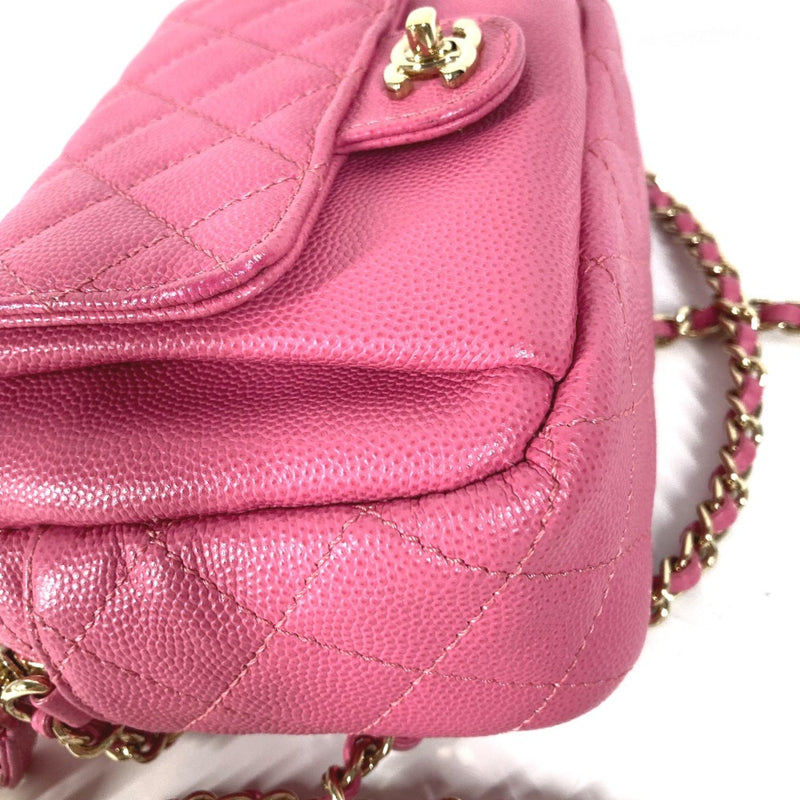 Chanel Matelasse Quilted Chain Bag Crossbody Pochette Shoulder Bag pink Gold