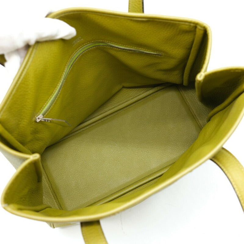 HERMES Victoria Cabas 32 Tote Bag in Taurillon Clemence Anise Green