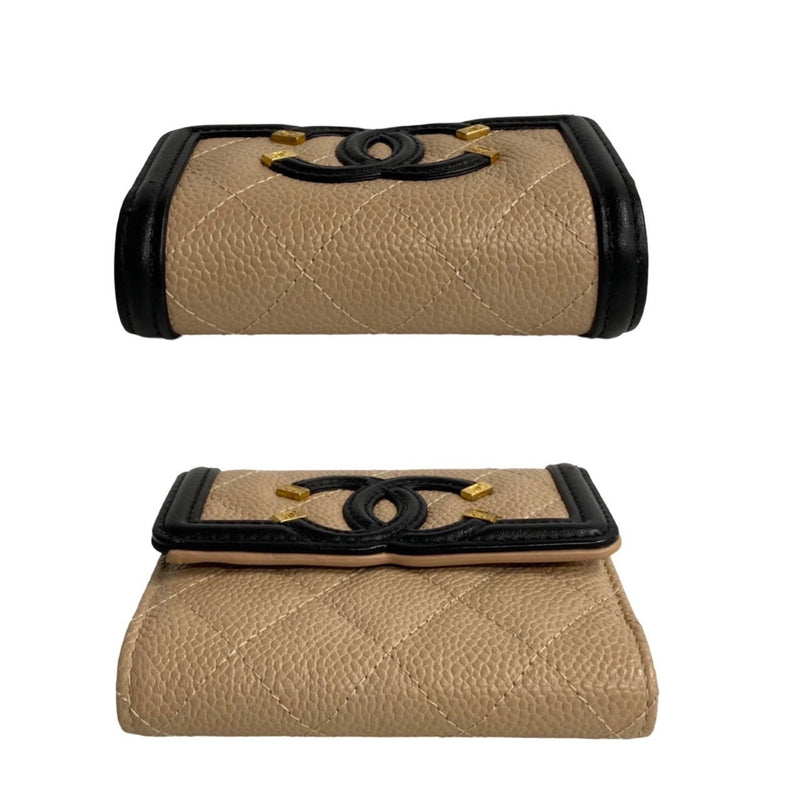 CHANEL Caviar Skin CC Filigree Matelasse Leather Coco Mark Bi-fold Wallet Beige Black 07490