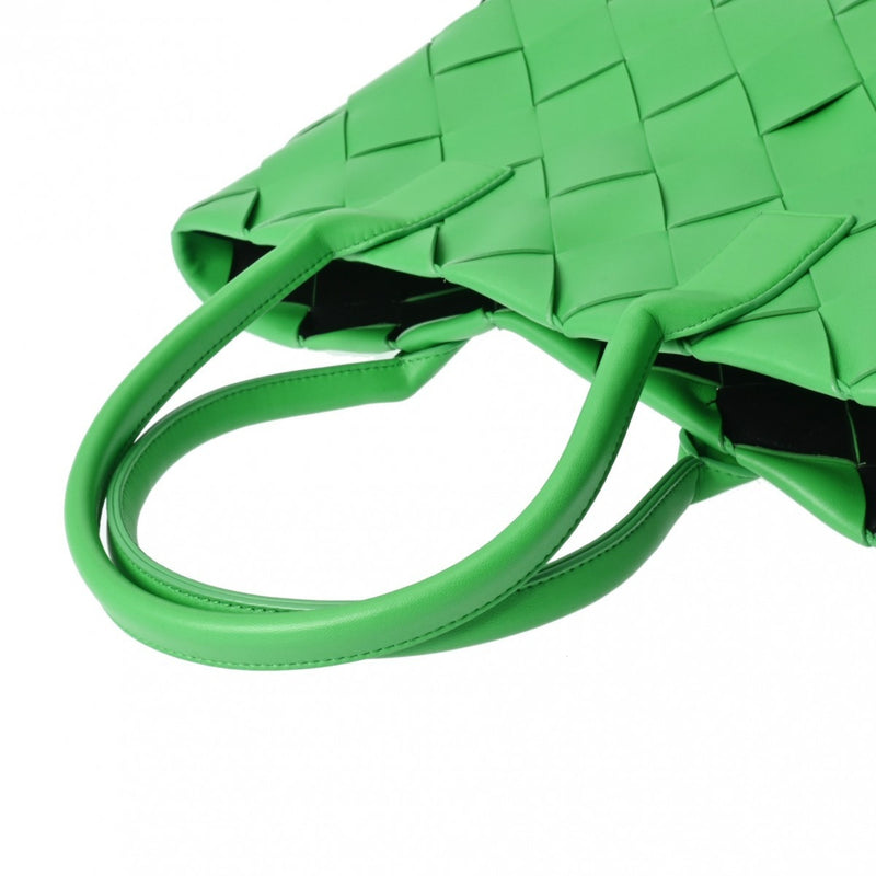 BOTTEGAVENETA Bottega Veneta Intrecciato Small Intreccio Green - Women's Lambskin Tote Bag