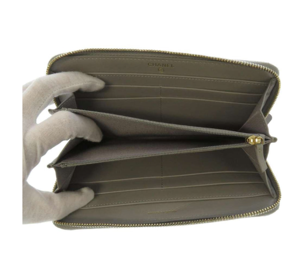 CHANEL 19 Chain CC Logo Matelasse Zip Around Gray Lambskin wallet –  Brandera Luxury Vintage